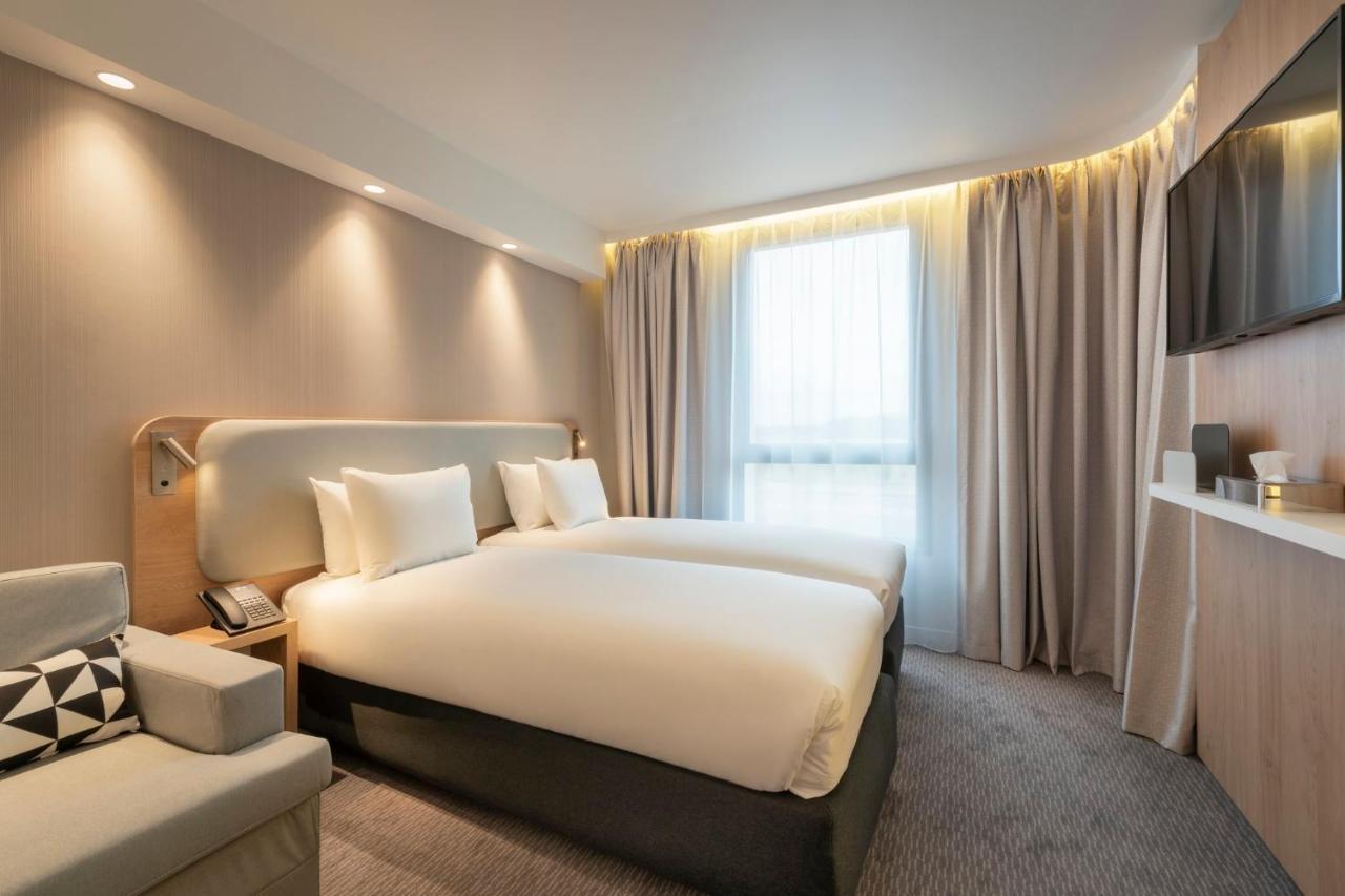 Holiday Inn Express - Marne-La-Vallee Val D'Europe By Ihg Байи-Роменвилье Экстерьер фото